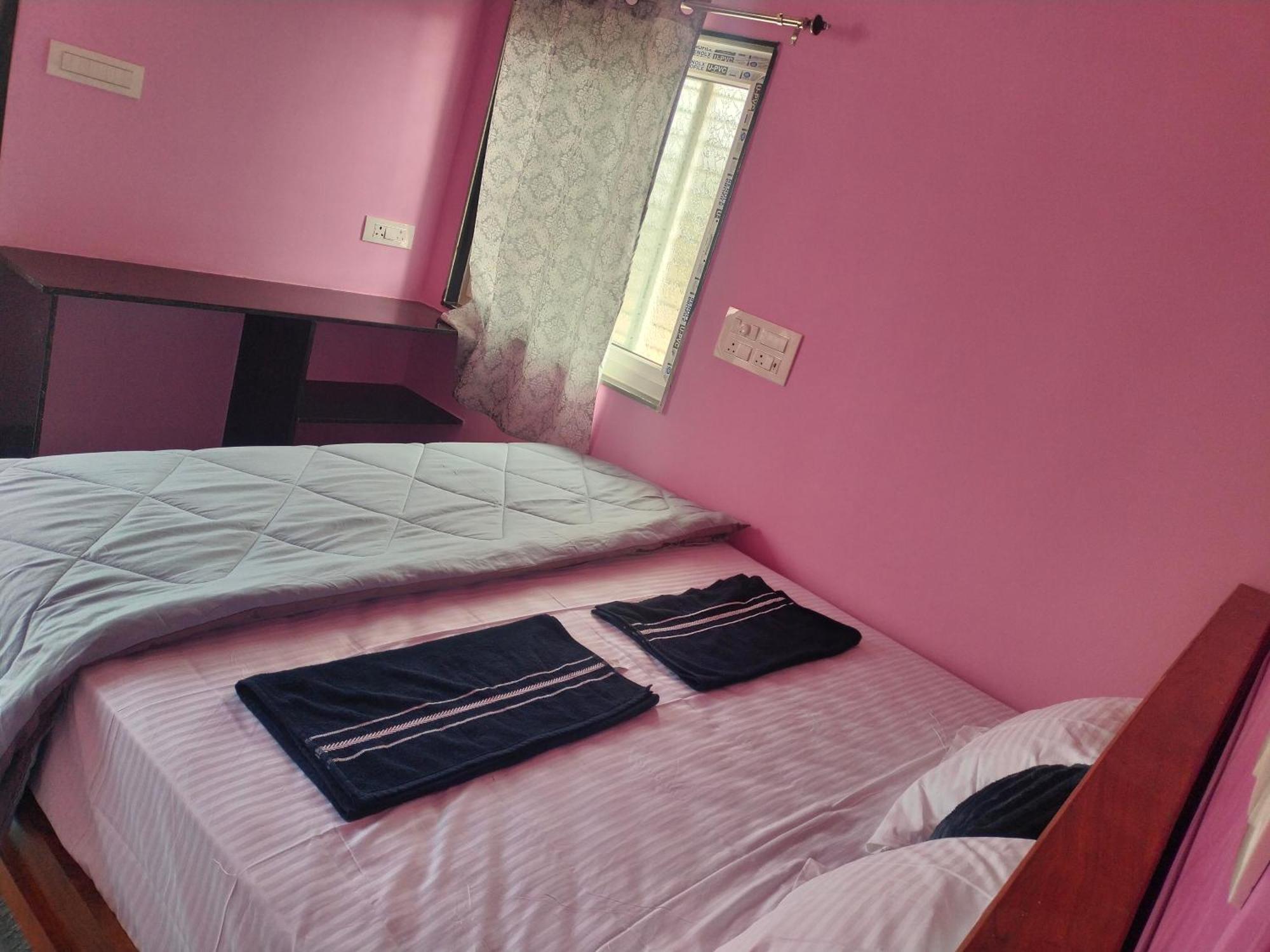 Supritha Homestay Hampi Exterior photo